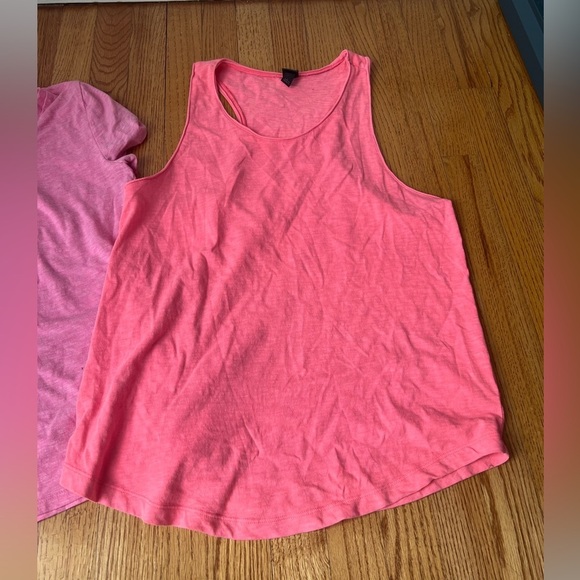 Bundle of 2 Women’s Pink and Coral Tops Size Large - Picture 2 of 6